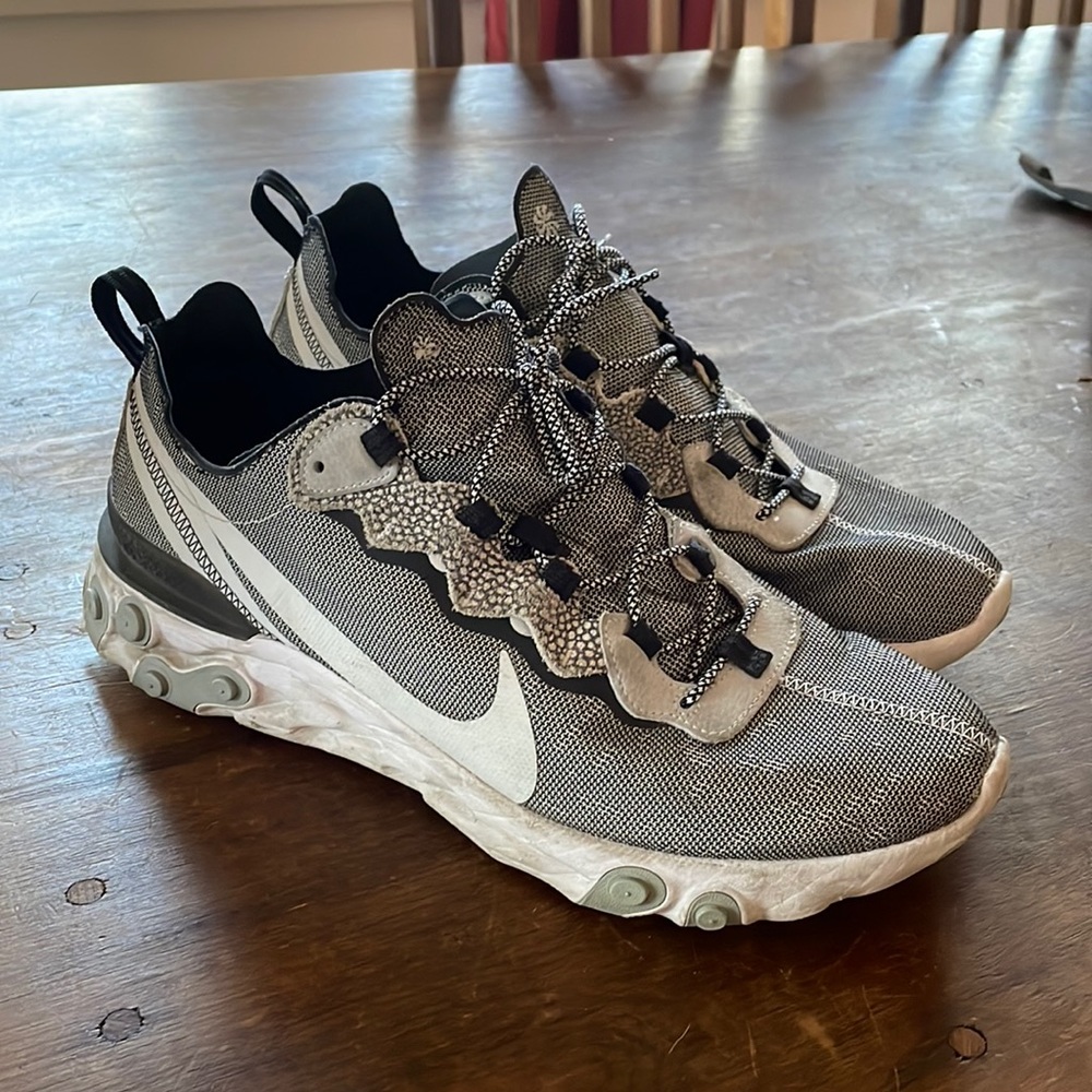 Nike reacts 11.5